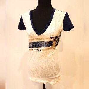 NE Patriots Short Sleeve Deep V Neck Distressed T-shirt 100% Cotton NWOT